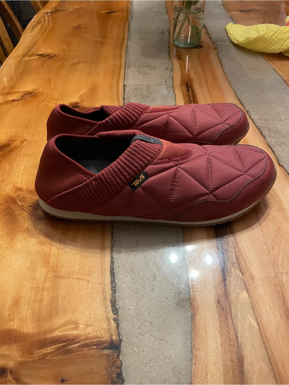 NWOT Teva Men's Quilted Slip-On slippers in Deep Red size 14